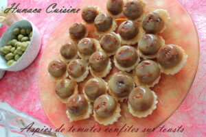 Lire la suite à propos de l’article Aspics de tomates confites sur taosts