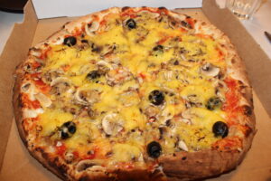 Lire la suite à propos de l’article Pizzeria La Flambée et Hunaca Création