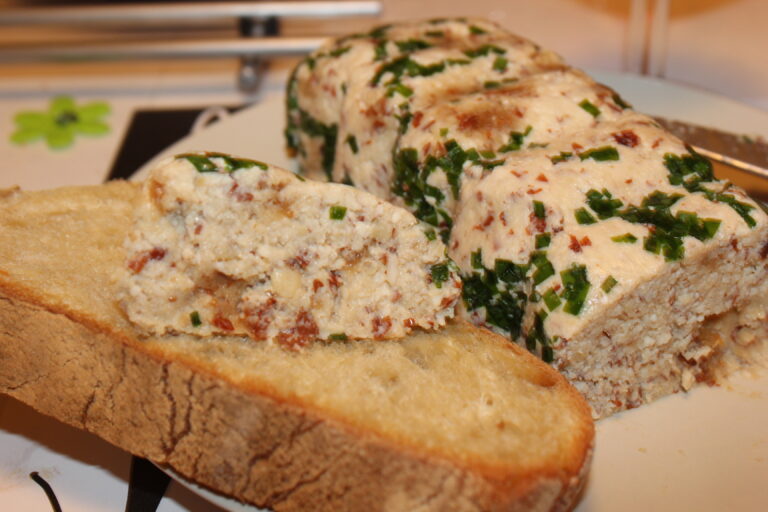 Lire la suite à propos de l’article Bûche de fromage aux figues