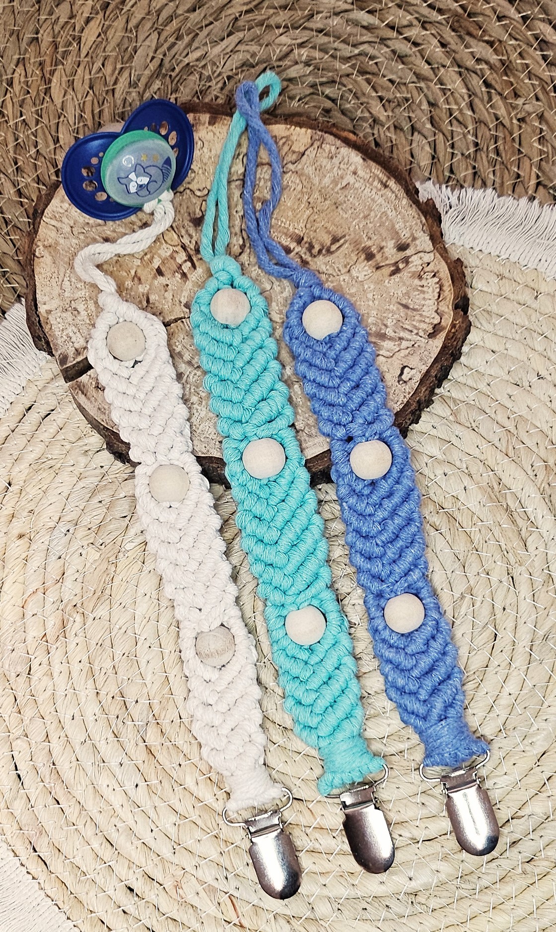 Attache tétine Macramé